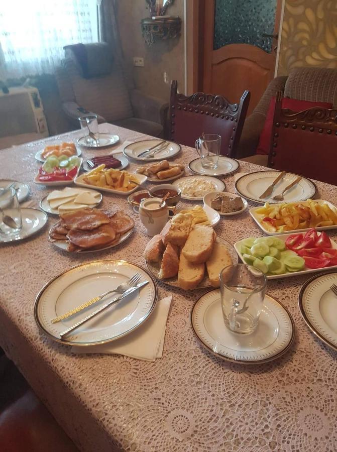 Hostel Saba Кутаїсі Екстер'єр фото