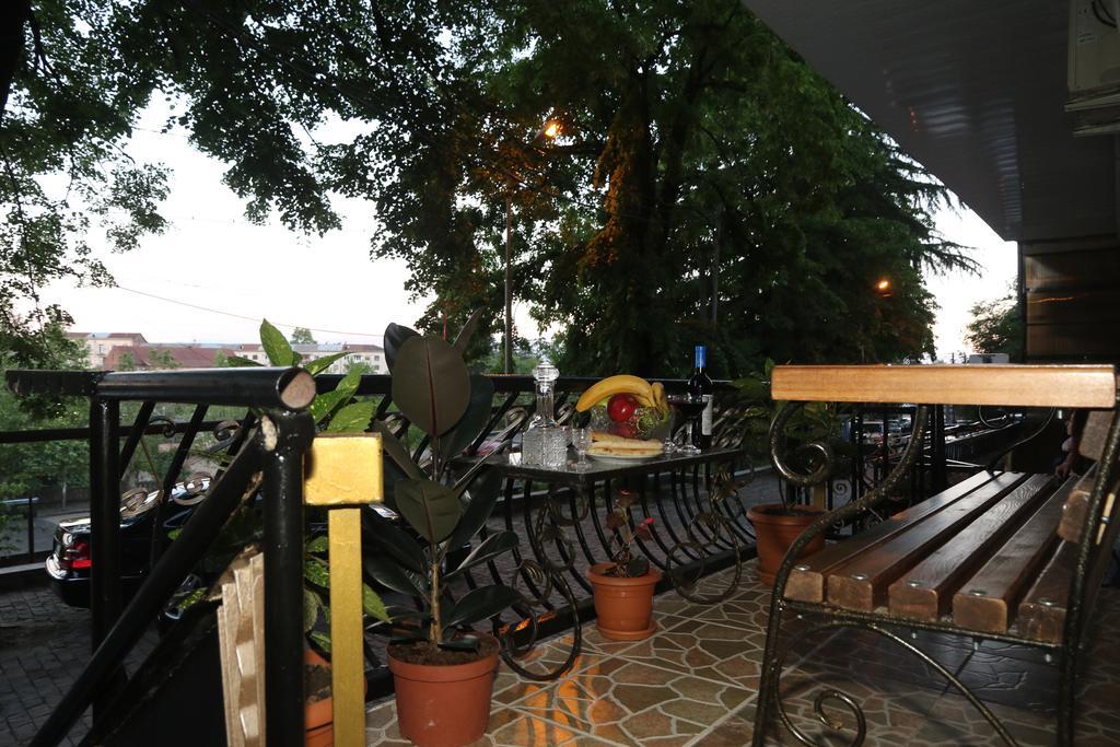 Hostel Saba Кутаїсі Екстер'єр фото