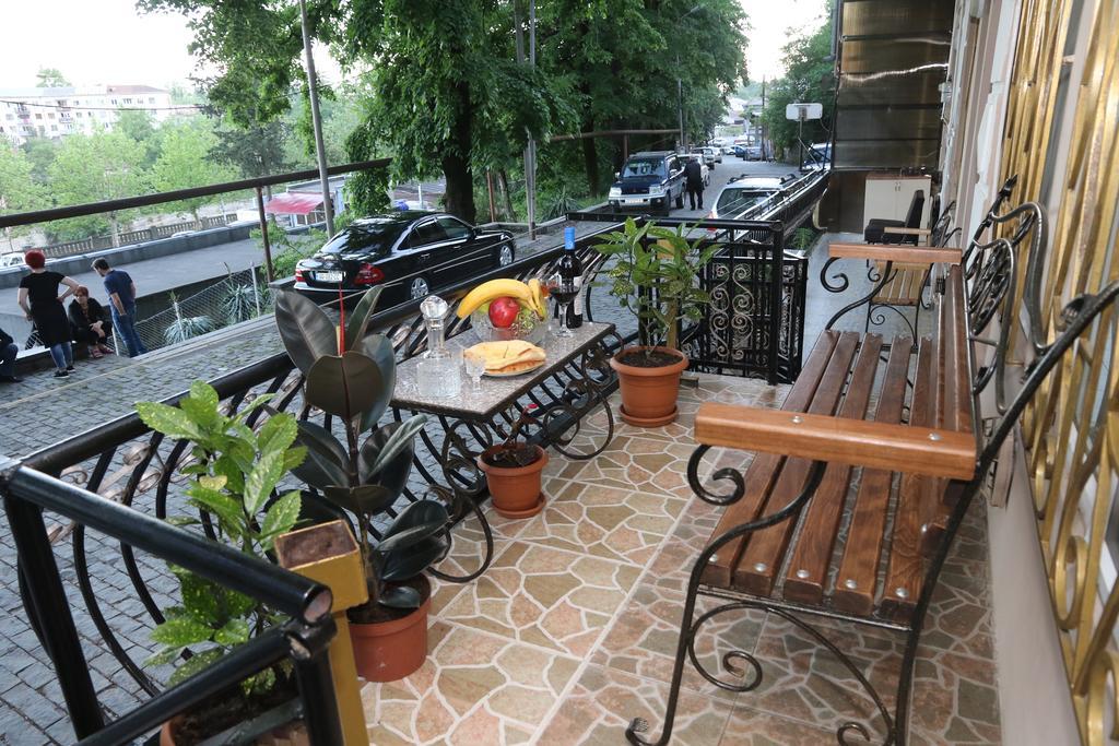 Hostel Saba Кутаїсі Екстер'єр фото